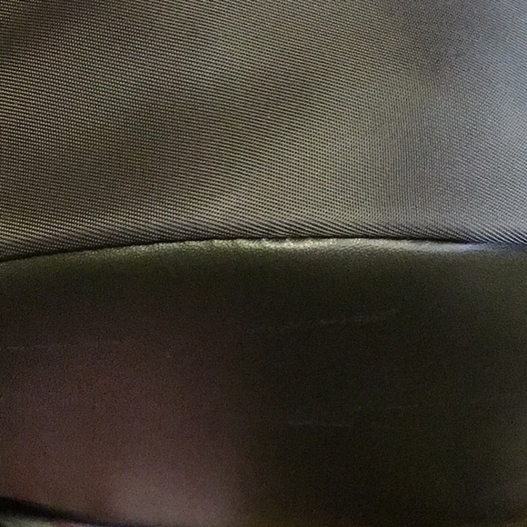 NWT green satin convertible sling / hobo bag - Picture 11 of 11